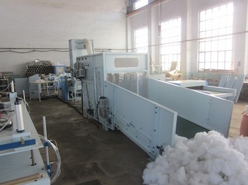 Automatic ball fiber pillow machine